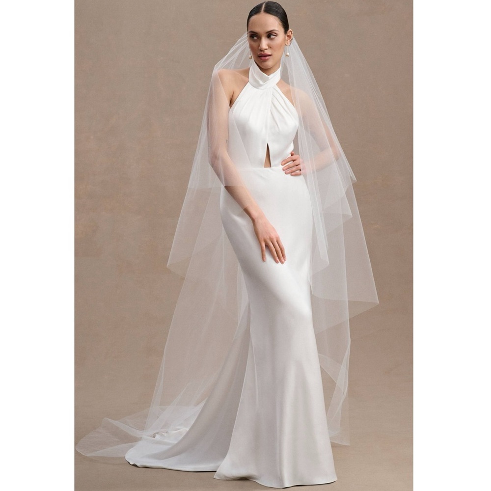 NWT Paris by Debra Moreland Floating Cathedral Wedding Veil - Ivory